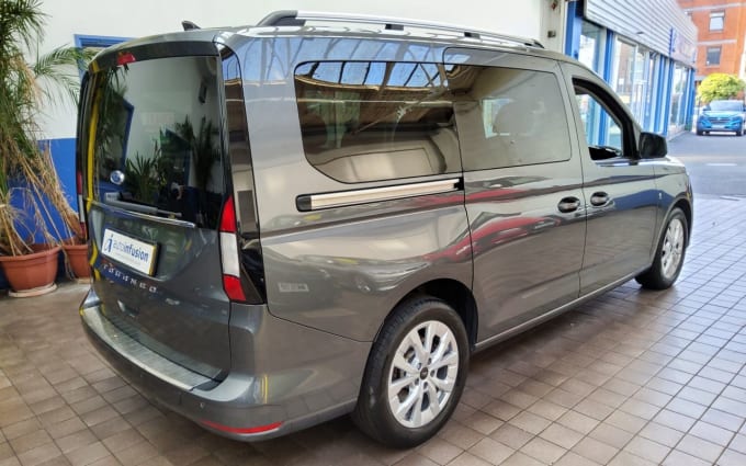 2025 Ford Grand Tourneo Connect