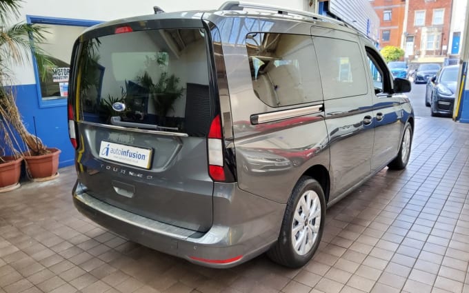 2025 Ford Grand Tourneo Connect