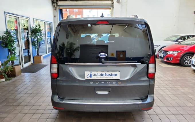 2025 Ford Grand Tourneo Connect