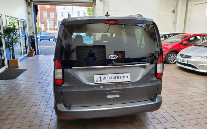 2025 Ford Grand Tourneo Connect