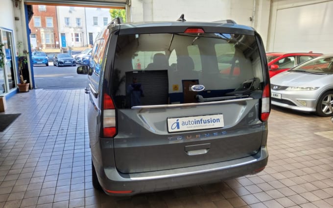2025 Ford Grand Tourneo Connect