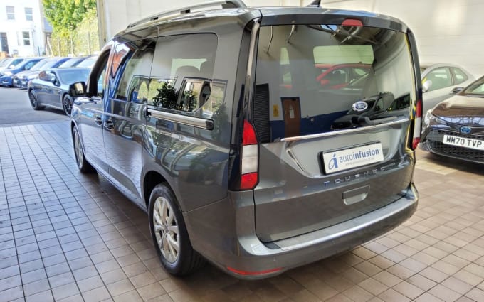 2025 Ford Grand Tourneo Connect