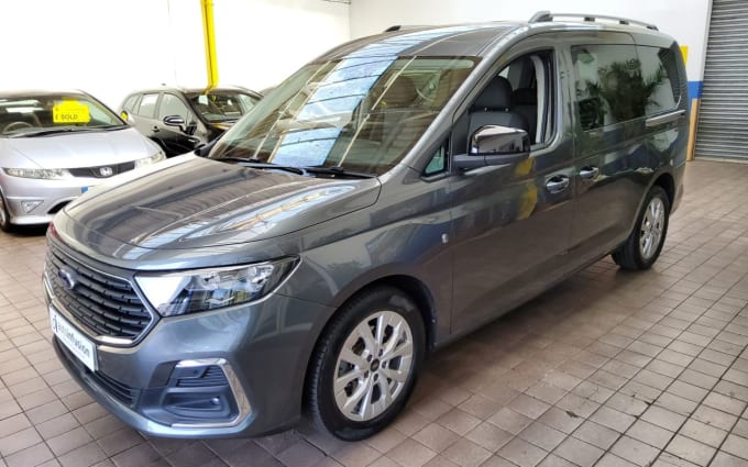 2025 Ford Grand Tourneo Connect
