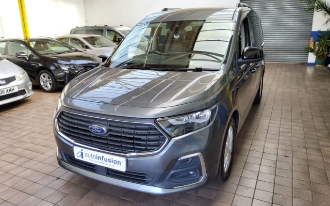 2025 Ford Grand Tourneo Connect