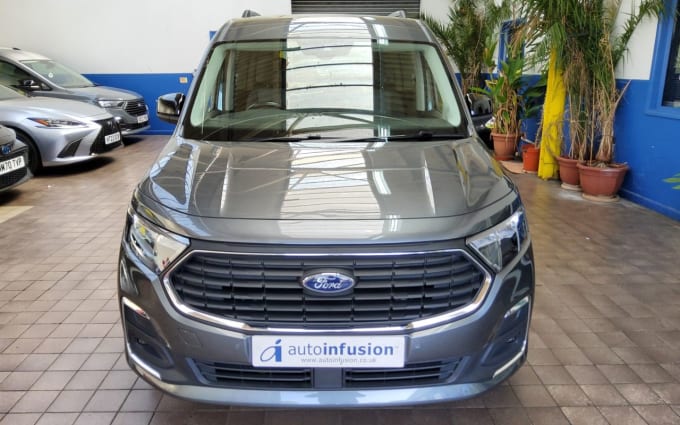 2025 Ford Grand Tourneo Connect