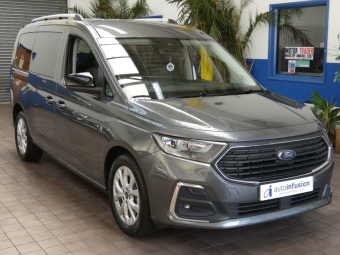 2025 Ford Grand Tourneo Connect
