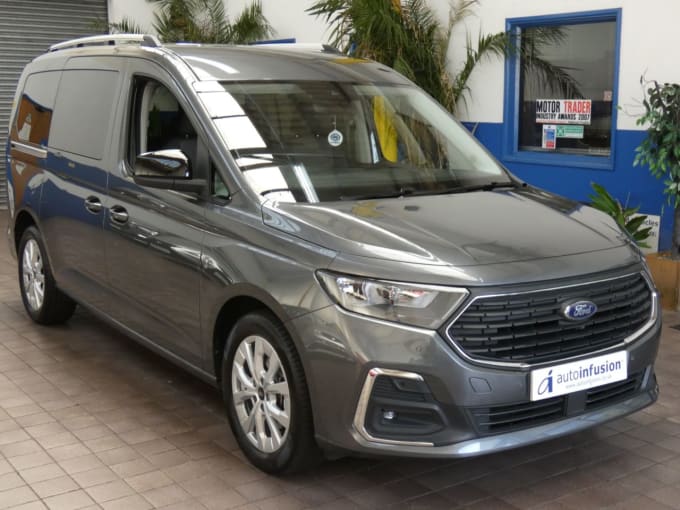 2025 Ford Grand Tourneo Connect