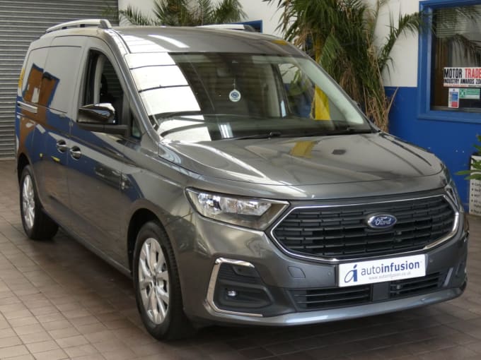 2025 Ford Grand Tourneo Connect