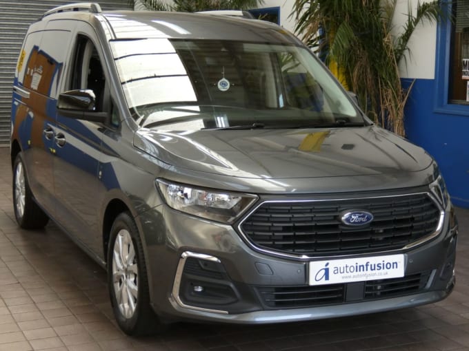 2025 Ford Grand Tourneo Connect