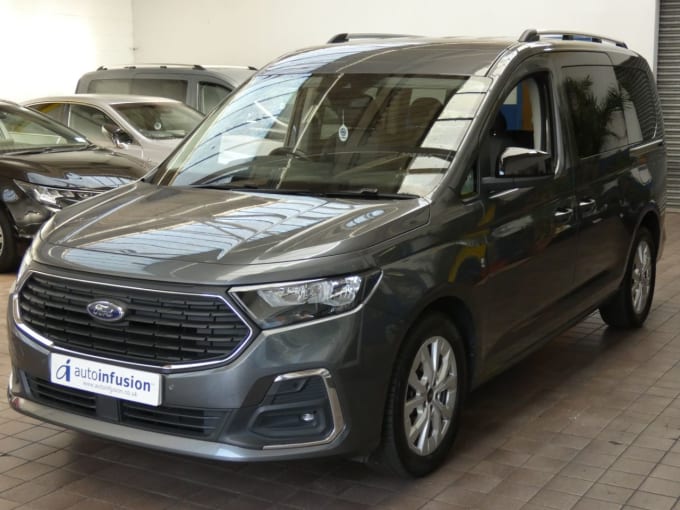 2025 Ford Grand Tourneo Connect