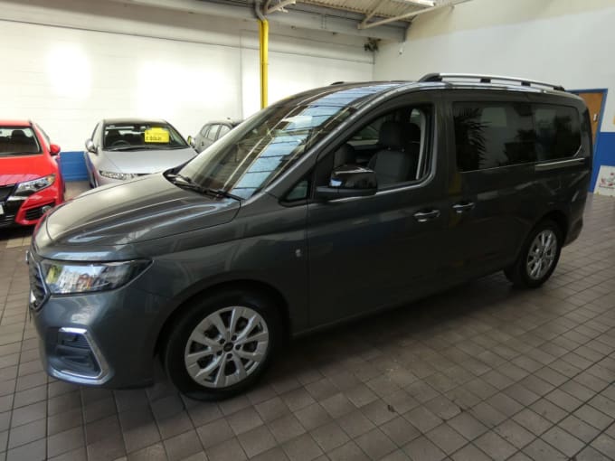 2025 Ford Grand Tourneo Connect