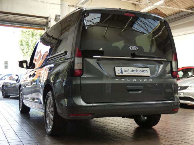 2025 Ford Grand Tourneo Connect