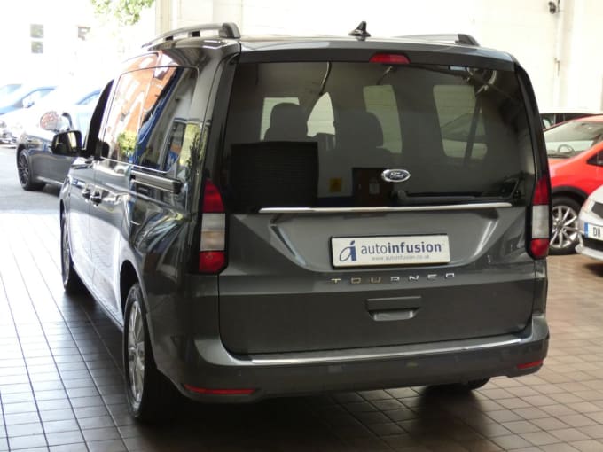 2025 Ford Grand Tourneo Connect
