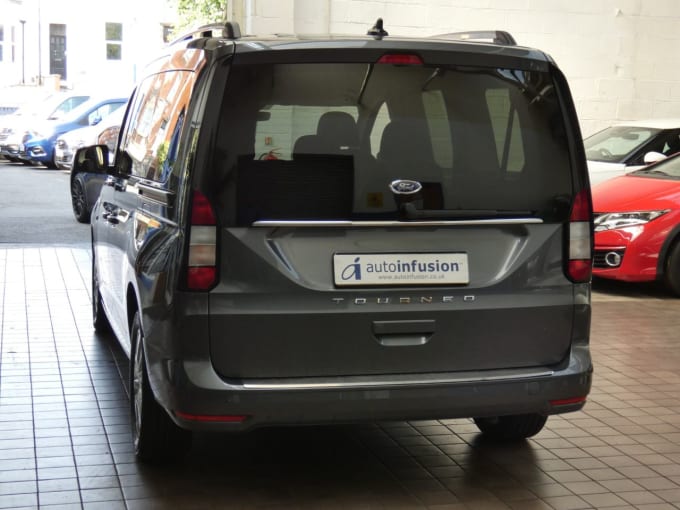 2025 Ford Grand Tourneo Connect
