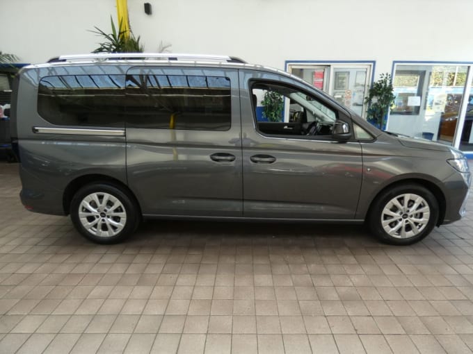 2025 Ford Grand Tourneo Connect