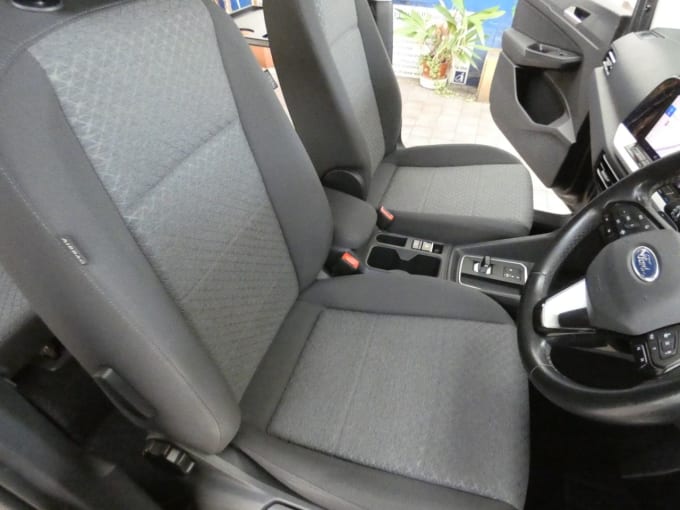 2025 Ford Grand Tourneo Connect