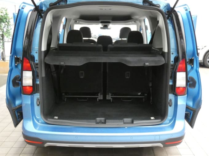 2025 Ford Grand Tourneo Connect