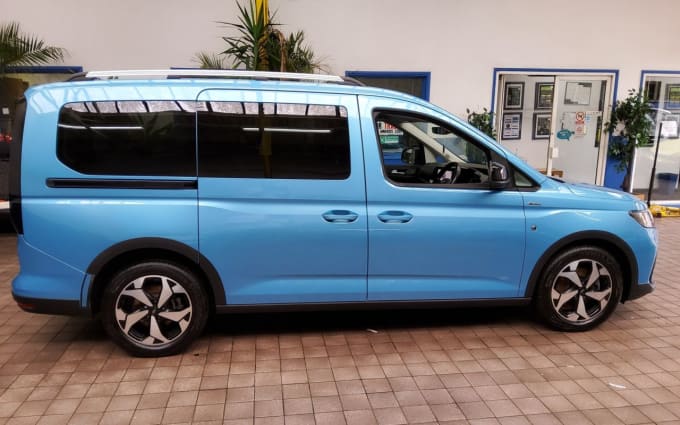 2025 Ford Grand Tourneo Connect