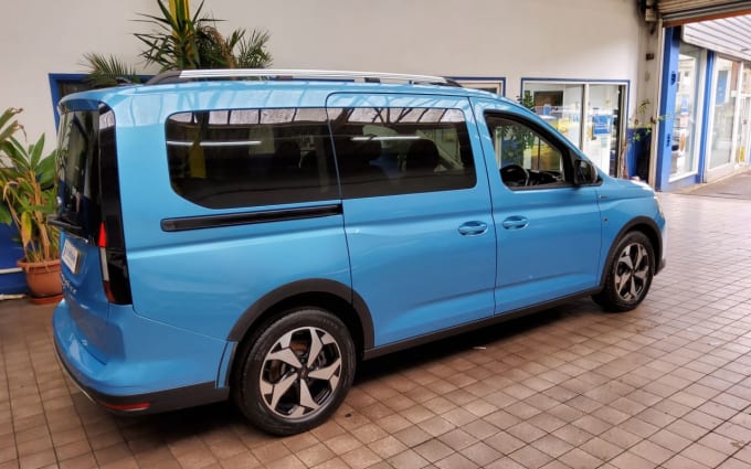 2025 Ford Grand Tourneo Connect