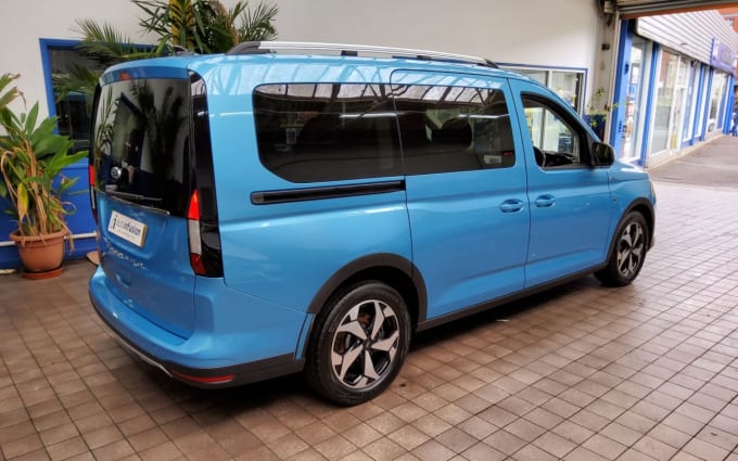 2025 Ford Grand Tourneo Connect