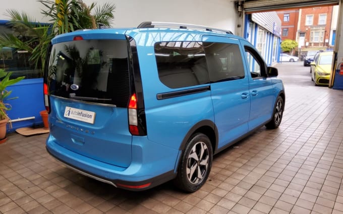 2025 Ford Grand Tourneo Connect