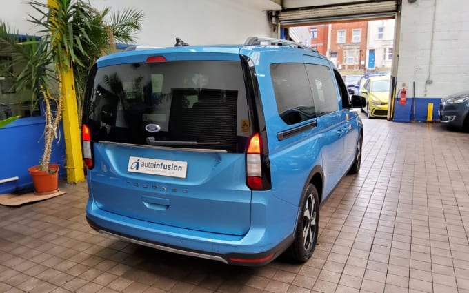 2025 Ford Grand Tourneo Connect