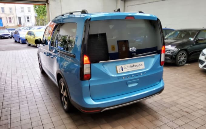2025 Ford Grand Tourneo Connect