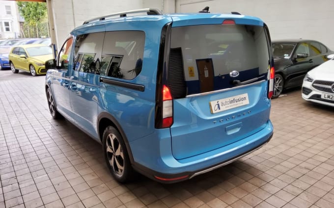 2025 Ford Grand Tourneo Connect