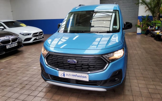 2025 Ford Grand Tourneo Connect