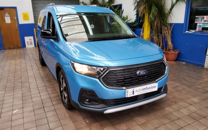 2025 Ford Grand Tourneo Connect