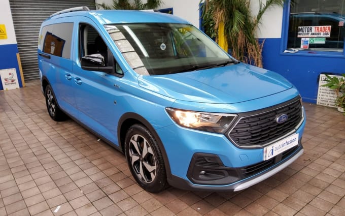 2025 Ford Grand Tourneo Connect