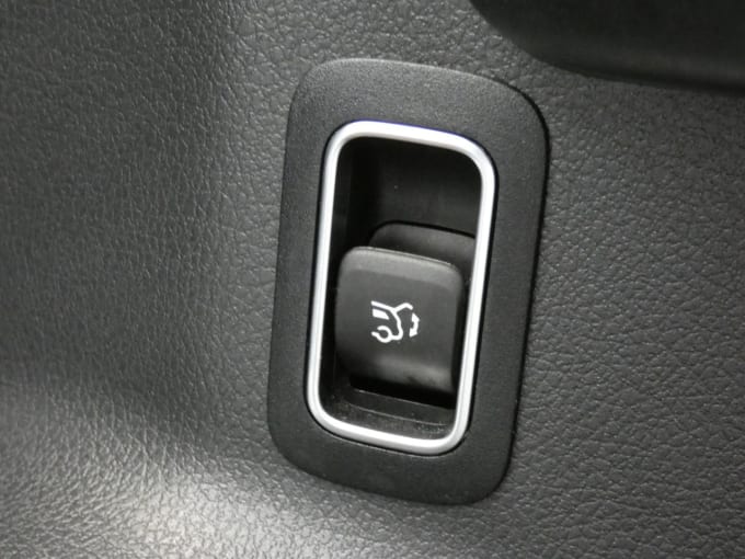 2025 Mercedes-benz Eqa