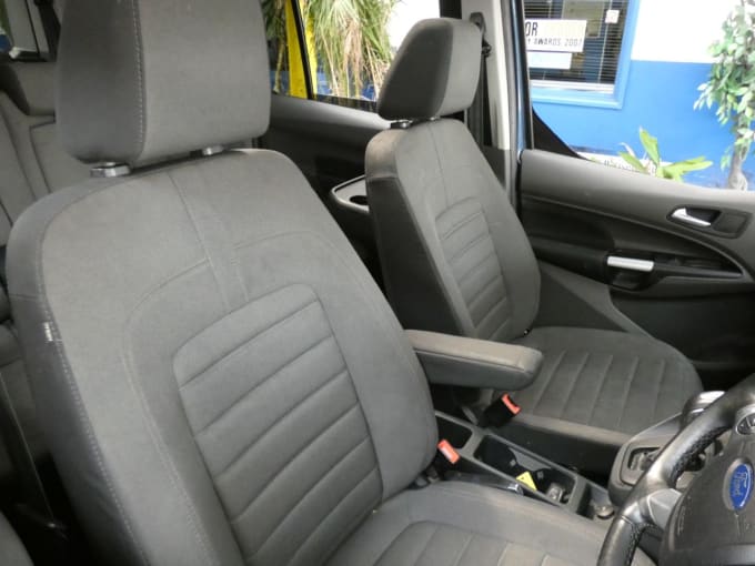 2025 Ford Grand Tourneo Connect