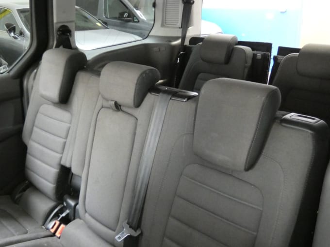 2025 Ford Grand Tourneo Connect