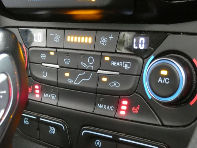 2025 Ford Grand Tourneo Connect