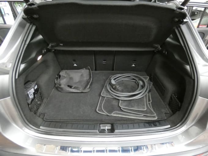 2025 Mercedes-benz Eqa