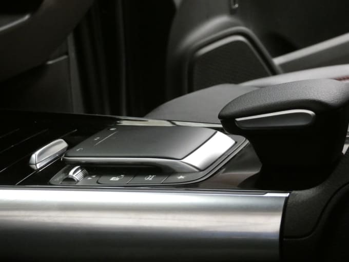 2025 Mercedes-benz Eqa