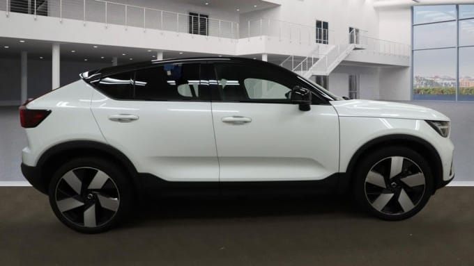 2025 Volvo C40