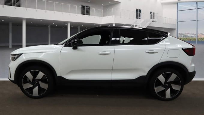 2025 Volvo C40