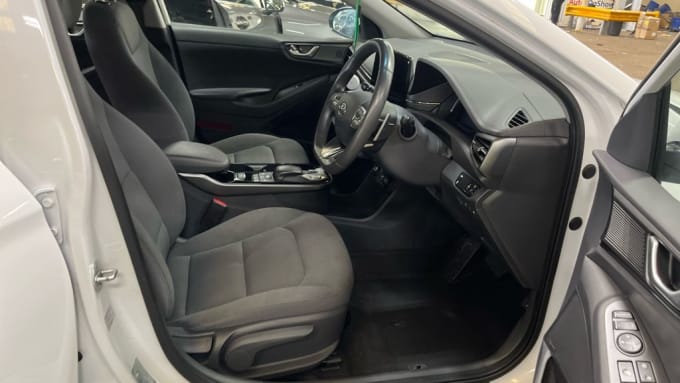 2025 Hyundai Ioniq
