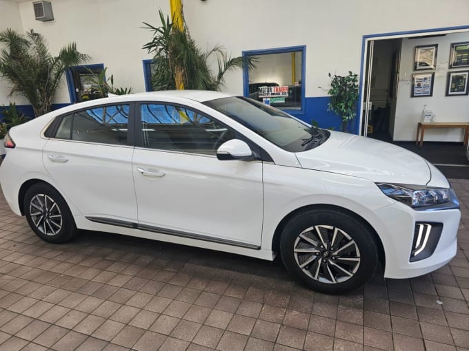 2025 Hyundai Ioniq