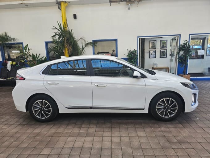 2025 Hyundai Ioniq