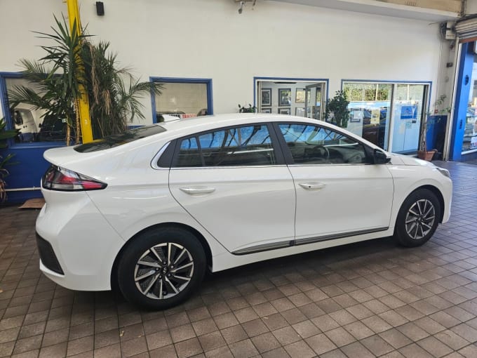 2025 Hyundai Ioniq