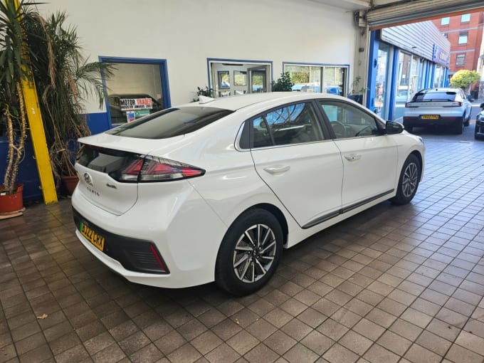 2025 Hyundai Ioniq