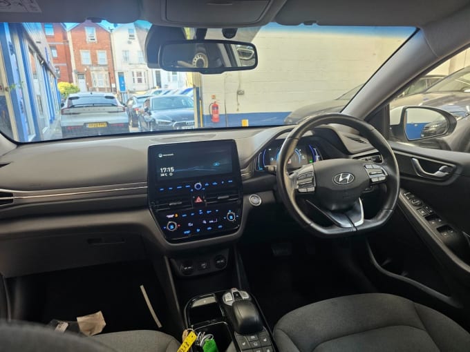 2025 Hyundai Ioniq