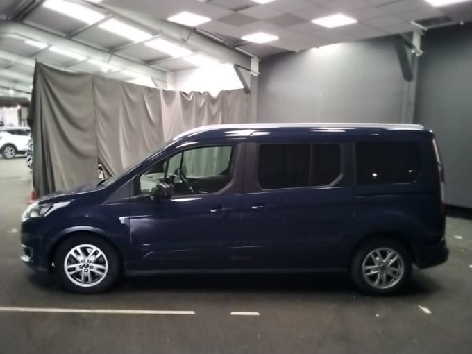 2025 Ford Grand Tourneo Connect