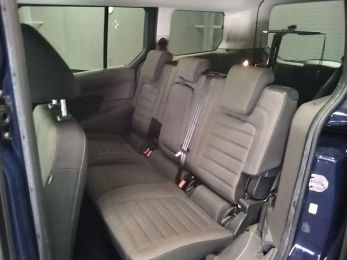 2025 Ford Grand Tourneo Connect