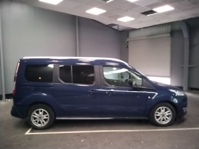 2025 Ford Grand Tourneo Connect