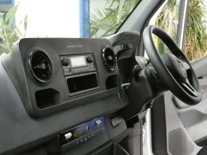 2025 Mercedes-benz Esprinter