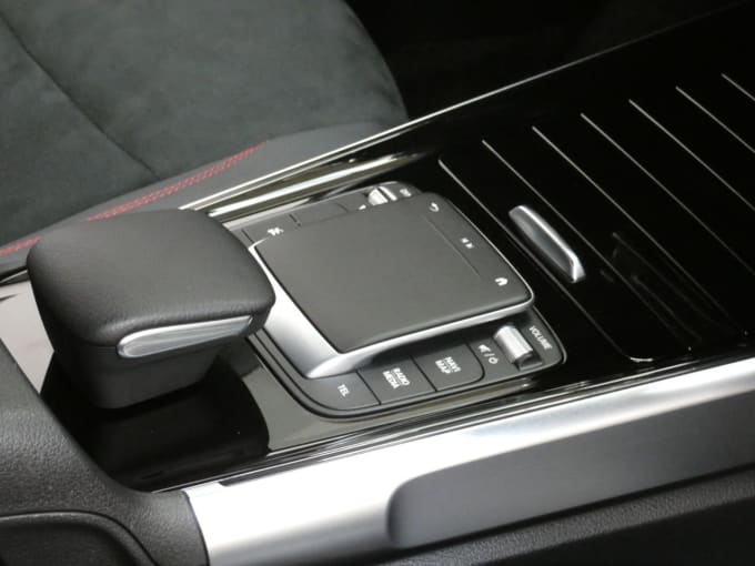 2025 Mercedes-benz Glb